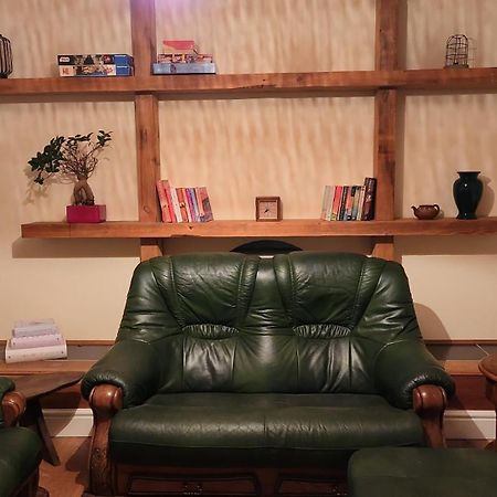 Large 2 Bed Holiday Let In Central Ystradgynlais Экстерьер фото