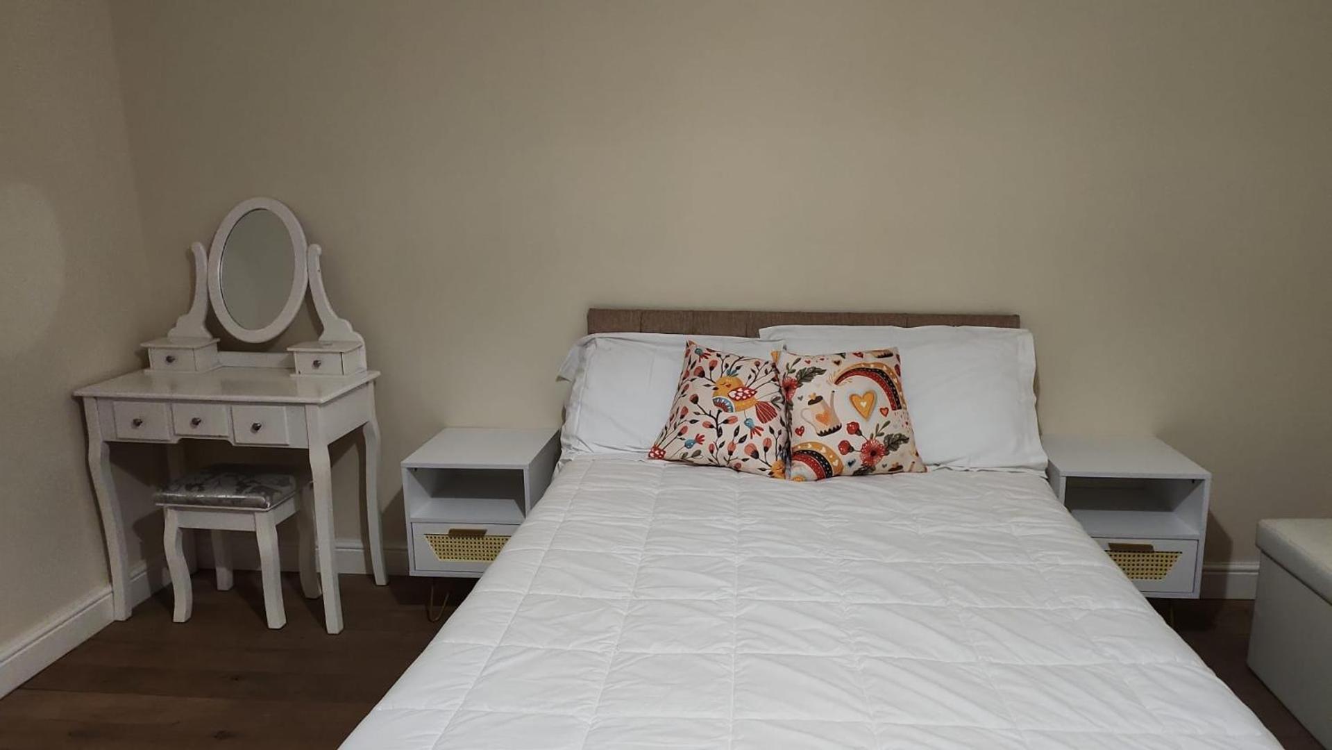 Large 2 Bed Holiday Let In Central Ystradgynlais Экстерьер фото